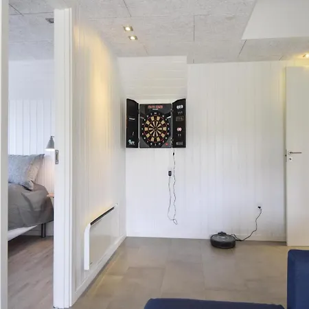 Four-bedroom Holiday In Blåvand