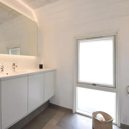 Nyaraló Four-bedroom Holiday In