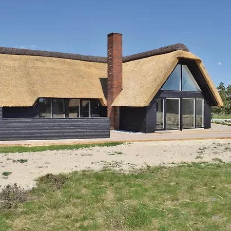 Nyaraló Four-bedroom Holiday In