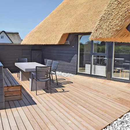 Nyaraló Four-bedroom Holiday In *