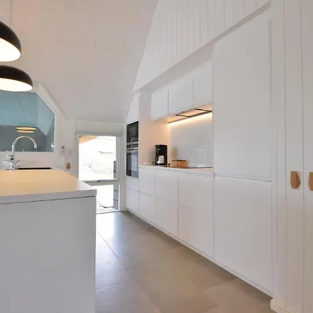 Four-bedroom Holiday In Blåvand